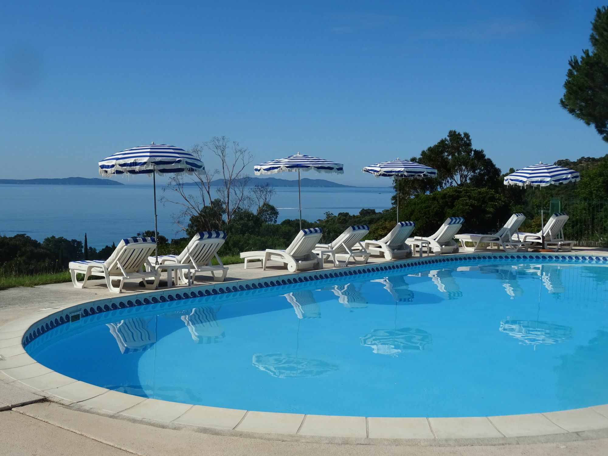 Azur Hotel Le Lavandou Exterior foto
